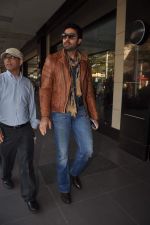 Abhishek Bachchan return from Dubai to Mumbai Airport on 5th Jan 2012 (23).JPG